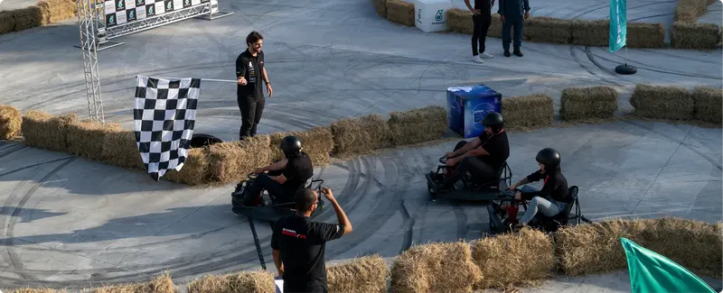 Largada de um Race Experience de kart da Scuderia Bandeiras